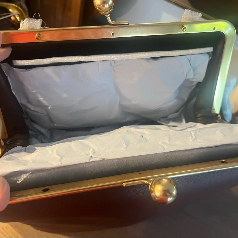 Coach Large Kisslock Frame Bag - Picture 3 of 7